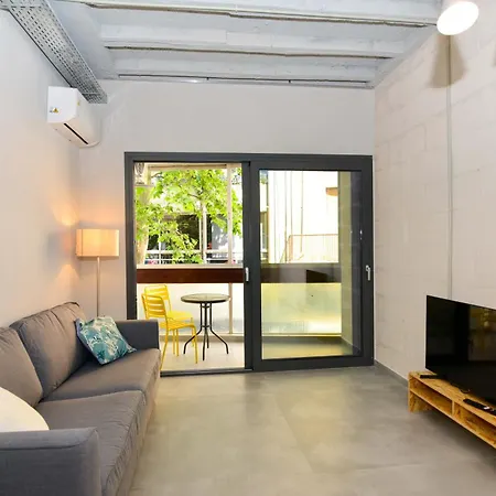 Industrial Design 5 Min From Metro Apartment *